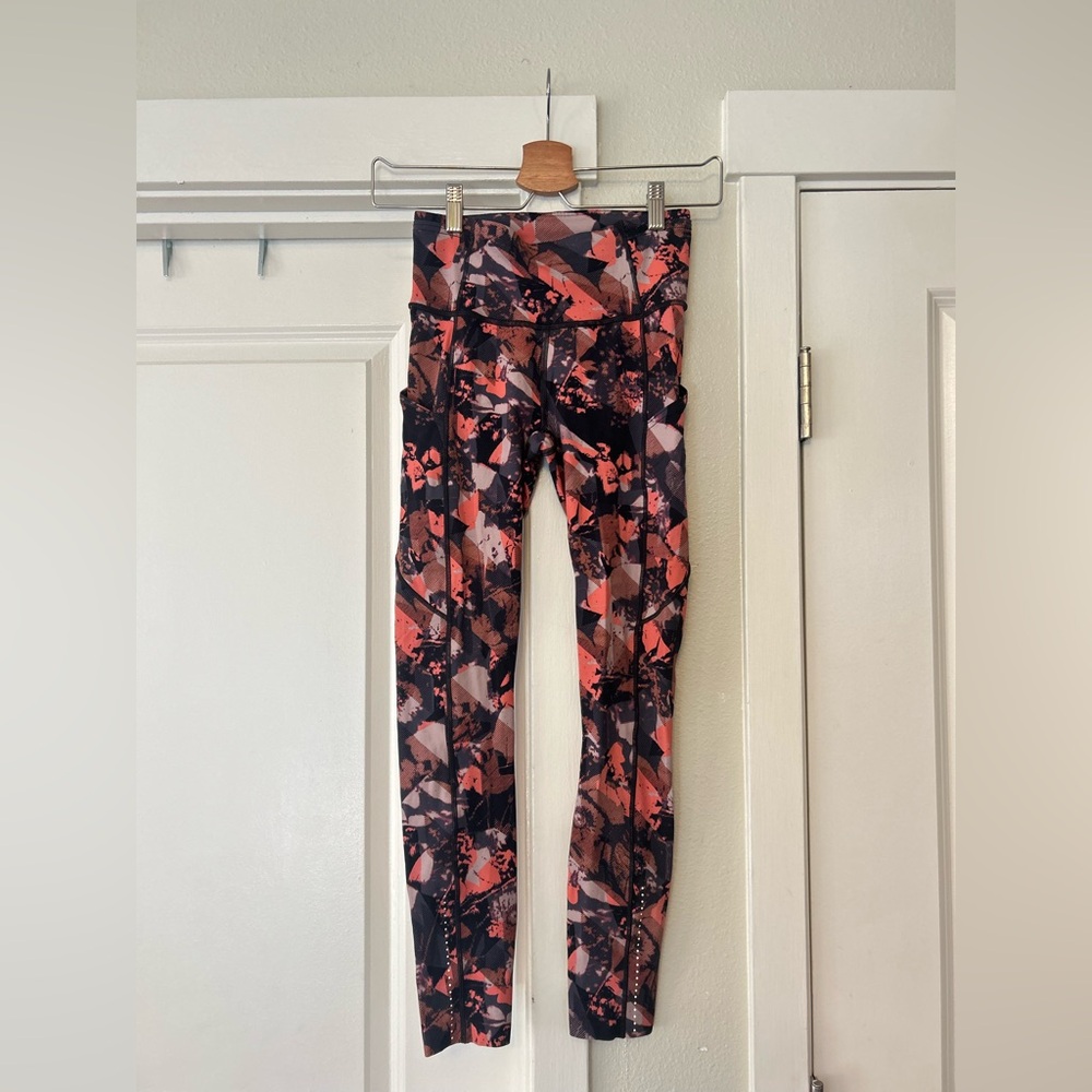 Lululemon Athletica Fast and Free Raw Hem Leggings, Size 4